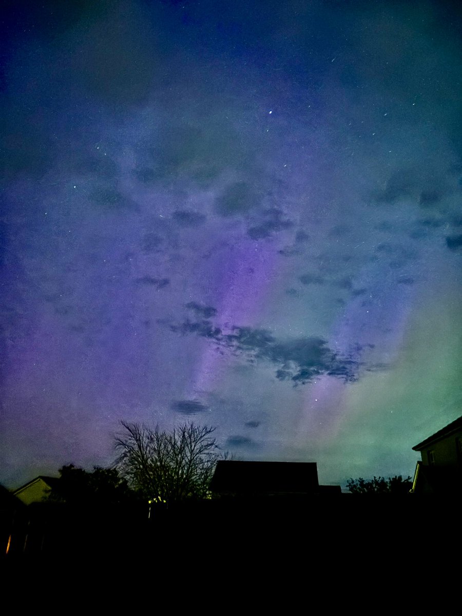 Feef23's tweet image. The Northern Lights of old Aberdeen mean home sweet home to me……#aurora