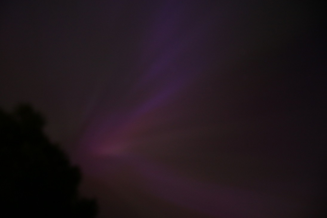If I hadn't got my big camera out and thrown 1+sec exposures at tonight's #Aurora I'd have mistaken it for vague white cloud in thick lines across the sky. There was a hint of colour at times, but my old eyes weren't up to it!