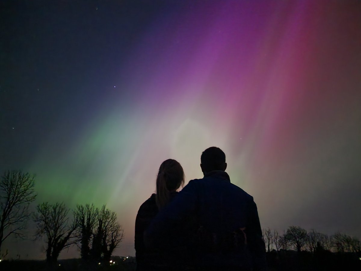 Well this was something else.... #aurora #NorthernLights #Ireland #UK #Auroraborealis