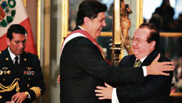 cviguria's tweet photo. Resolución administrativa de presidencia aprobó hoy disponer 200 mil soles para que Luis Nava, exsecretario general del expresidente Alan García, contrate un abogado. https://t.co/n4IltP57qj