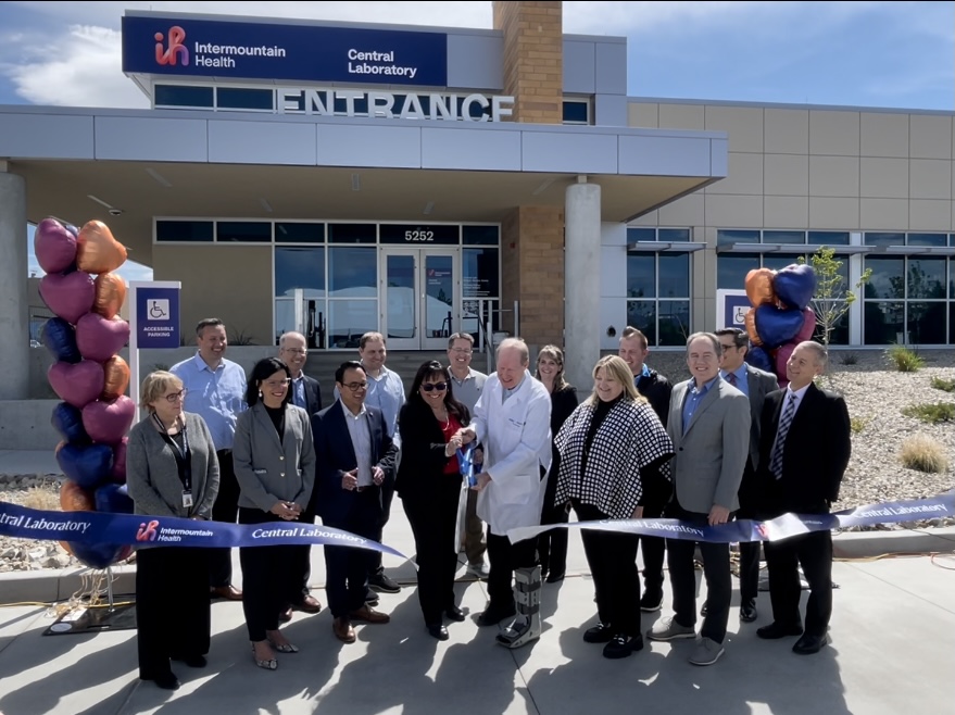 JacobsenBuilds's tweet photo. Today we reached a big milestone worth celebrating! Jacobsen joined with @Intermountain and @VCBOArchitects to cheer the ribbon cutting of the newly expanded Intermountain Medical Center Central Laboratory in Murray, Utah.

#BuitlForLife #JacobsenPartners https://t.co/v8Z9g6yrkR
