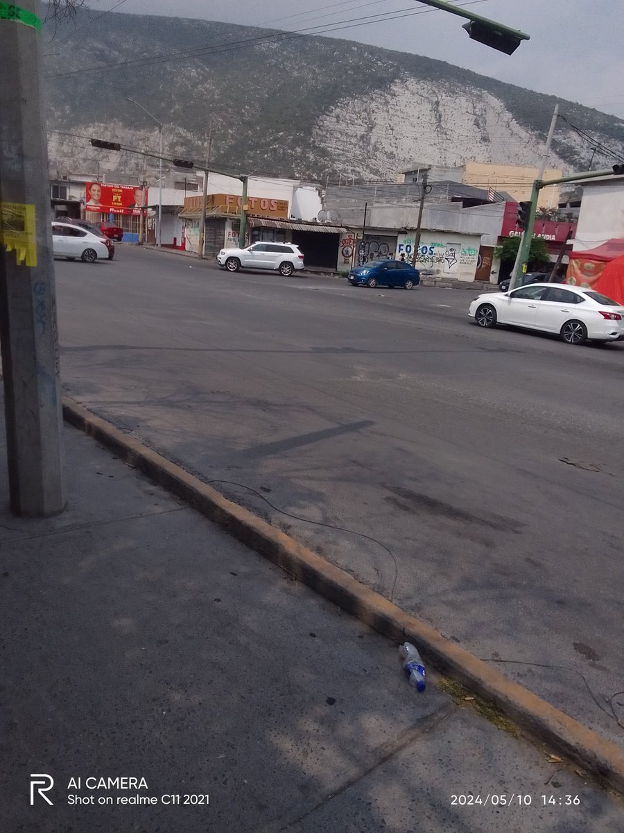 🚦#SemáforoDescompuesto apagado en Av. Rodrigo Gómez y Julio A Roca, Col. Tierra y Libertad #Monterrey vía @JosLugo15 cc @SSPCMonterrey H9IW2S