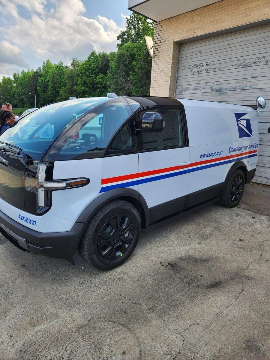 oonac15's tweet photo. Hey @USPS, welcome to the @Canoo family! You are in good company!! https://t.co/v52bnDlkGs