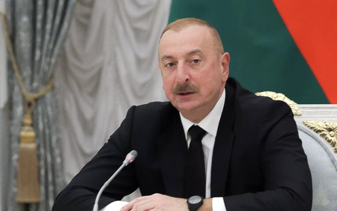 Azerbaycan Cumhurbaşkanı İlham Aliyev: 💢 Sınırlandırma, sınırlama bizim şartlarımıza göre yapılır ve bu bizim bir sonraki zaferimizdir. 💢 Fransa Ermenistan'a ölümcül silahlar sağlıyor, eğer bu silahların kritik seviyeye ulaştığını görürsek kimse bizim kusurumuza bakmasın.