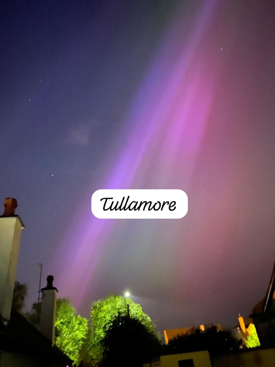 Wow amazing northern lights in Tullamore Co Offaly! A real sign for the darkness into light in a few hours time! Might as well stay up now! #DarknessIntoLight