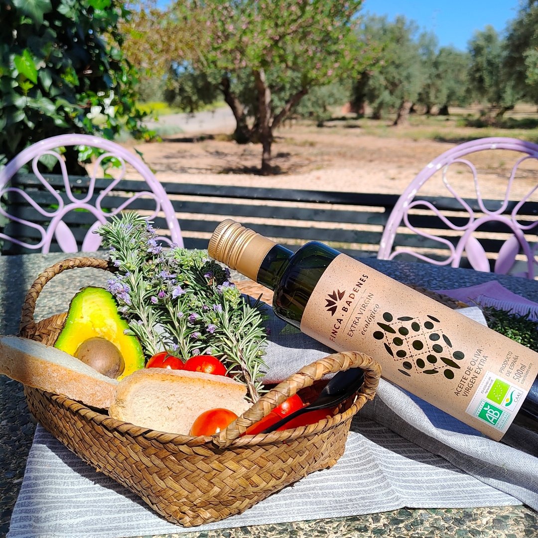 New harvest available at Stefan and Sons. Remember free shipping on all your orders.

#FreeShipping #stefanandsons #aove #evoo #jaen #airesdejaen #fincabadenes
