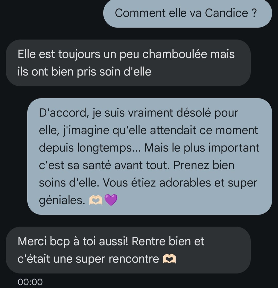 Sinon j'ai été un 'héros' ce soir, une jeune fille a fait une crise d'épilepsie, j'ai réussi à la gérer le temps que la sécurité fasse intervenir les secours dans la fosse. J'ai demandé à ses amis après le concert comment elle allait, et ça allait un peu mieux. 🫶🏻💜