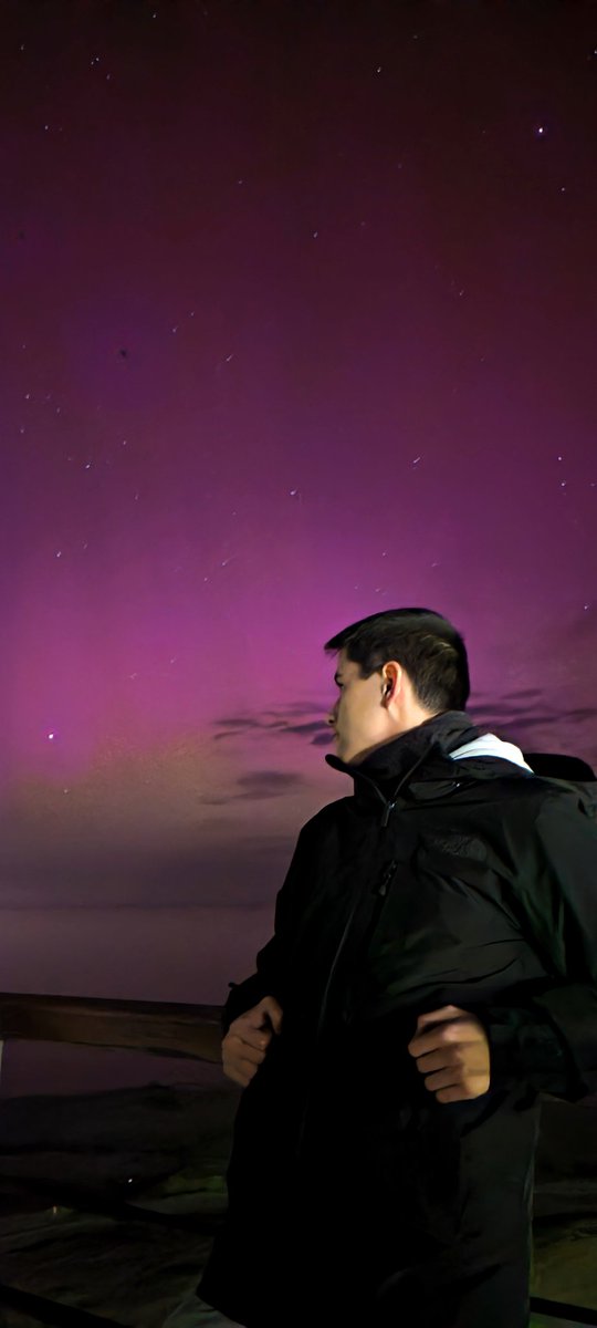 Bimo99B9's tweet photo. Aurora Boreal en la Providencia, Gijón!

Increíble poder verlas desde aqui, noche increíble.

#Aurora #AuroraBoreal #Gijon #Asturias https://t.co/KgKXqh0Kaf