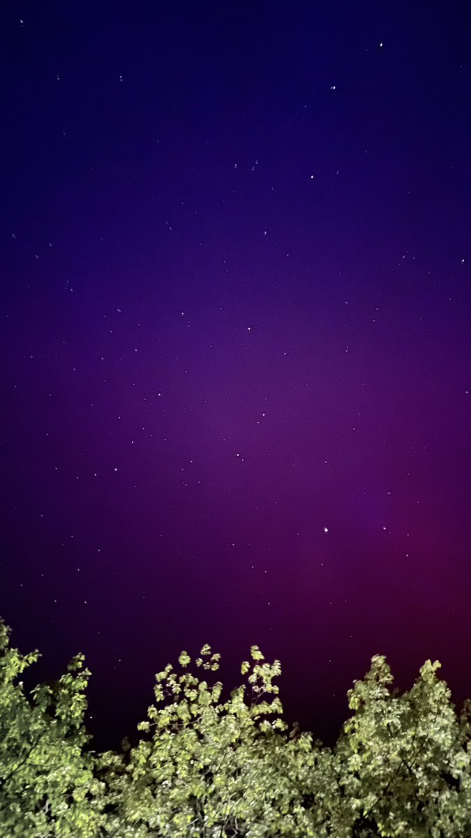 The #NorthernLights over #TunbridgeWells tonight.

#Kent #Auroraborealis ✨