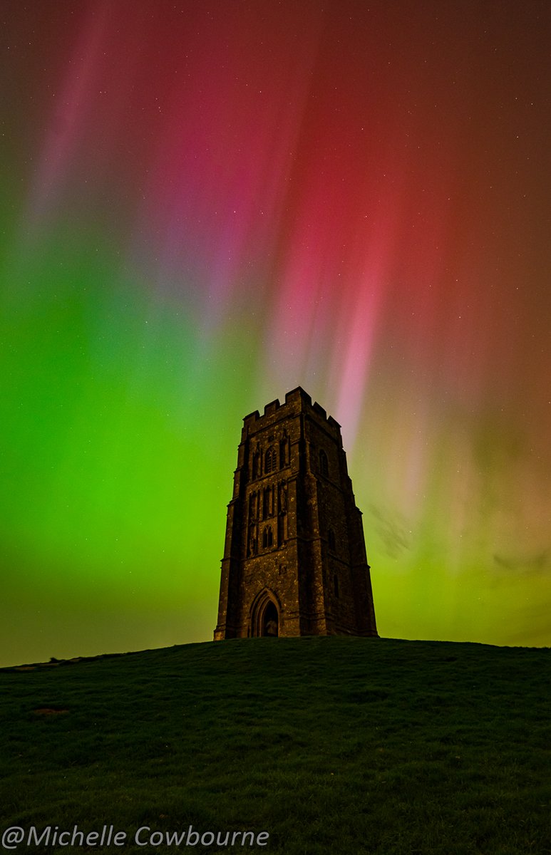 To say I am blown away is an understatement, What a night! Glastonbury Tor and the Aurora...incredible.