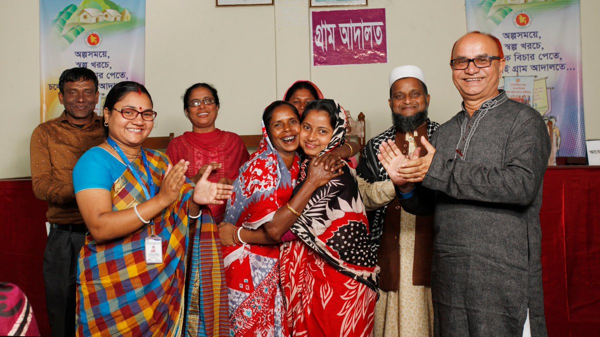 In Bangladesh, through the Activating Village Courts in Bangladesh (AVCB) program, our partnership with 🇧🇩Govt and EU, is empowering communities to gain access to #JusticeForAll. Here is more: go.undp.org/ZfL