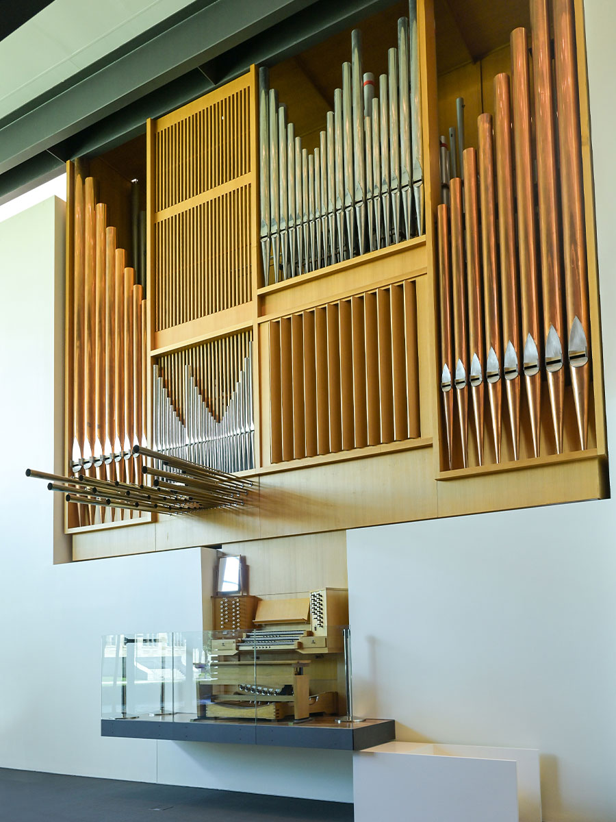 Standing 2 storeys high and consisting of 3283 pipes, the UQ Art Museum pipe organ has an imposing presence & an even larger sound. Having not been played since 2016, the organ has recently been restored. #UQContact dives into it's rich history 🎵 🔗 brnw.ch/21wJFNG