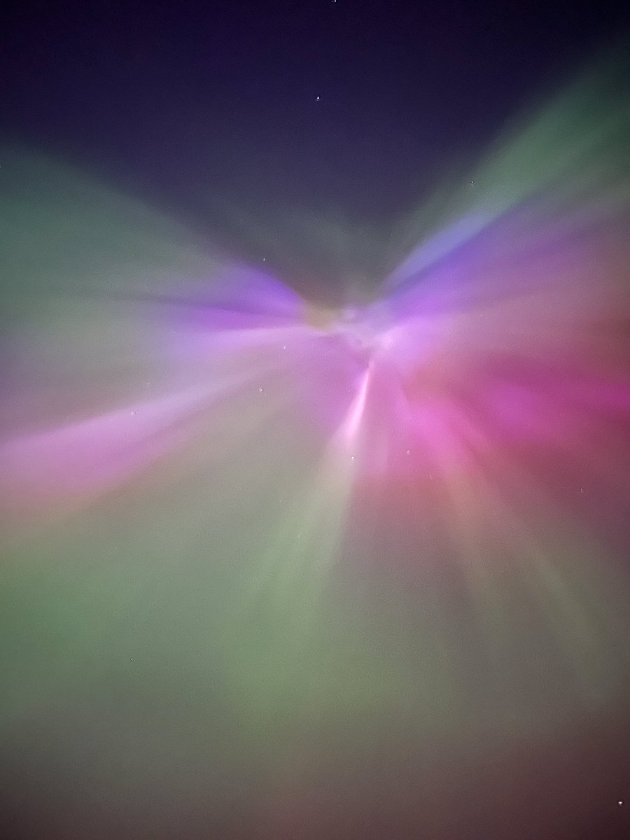 Well, that was an unexpected show in the skies above Yorkshire!

#aurora #Auroraborealis