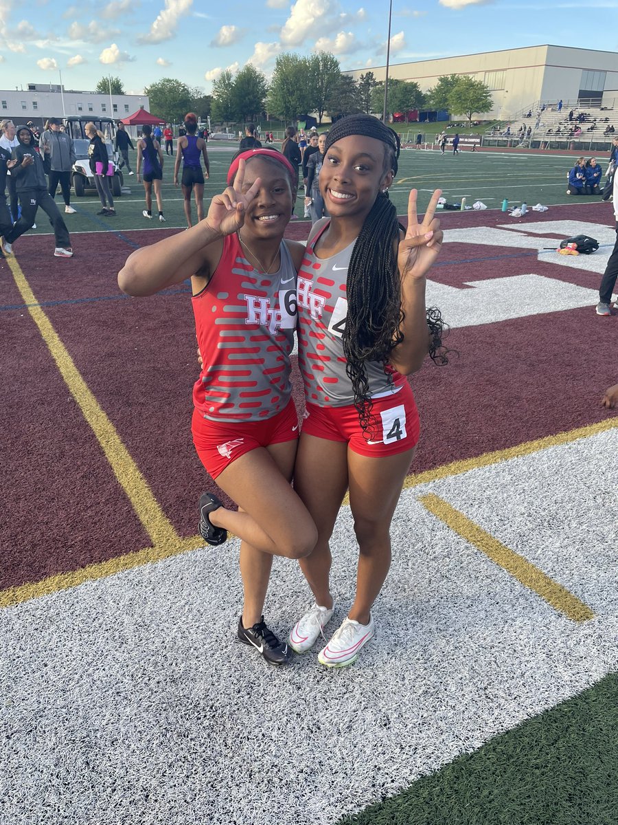 Congratulations to freshmen Aniya Mullins and London Willingham onQualifying in the 100m dash! StateBound!! 🚨🚨🚨🔥🔥🔥🔥🔥💯💯💯