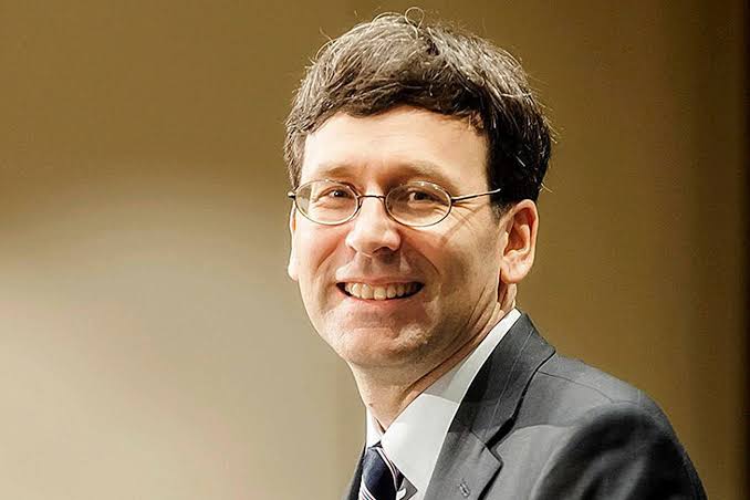 WA STATE #waelex Hope Bob Ferguson isn't superstitious. He will be the 13th name on the ballot (out of 30 candidates) in the race for governor. His two new Democratic opponents named Bob Ferguson will appear 2nd and 3rd following tonight's lot draw by WA SOS workers. - Jerry