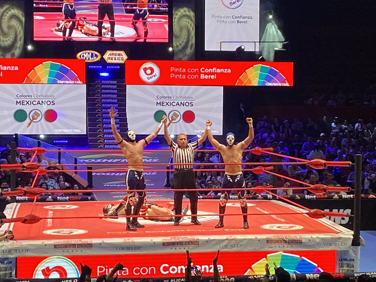 A pesar de la espectacularidad de Emperador Jr y Platino Kid, una extraordinaria llave combinada de Calavera Jr. I y Calavera Jr. II se llevan el triunfo en el arranque del #ViernesEspectacularCMLL