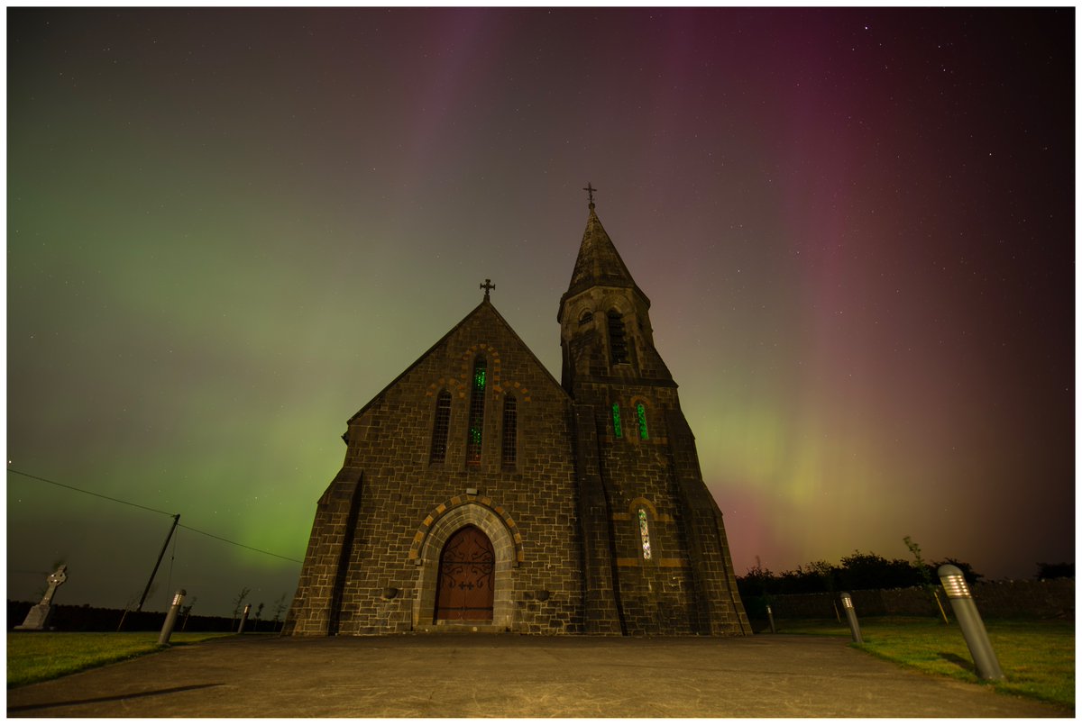 Templebraden Church, Co. #Limerick, #Ireland with a spectacular #NorthernLights display... #aurora #StormHour