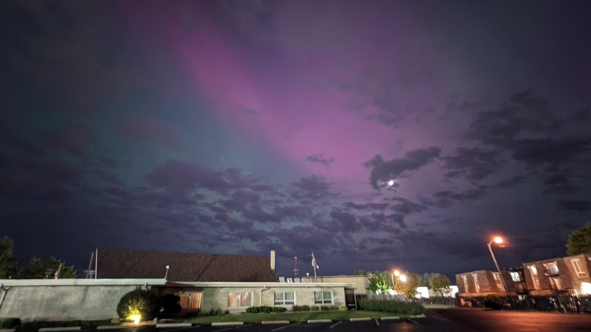 Witnessed the spectacular #aurora right outside my apartment in West Lafayette, Indiana, USA! An unbelievable experience and a memory for a lifetime. Captured with my Pixel 6 in night mode. #solarstorm #Auroraborealis
