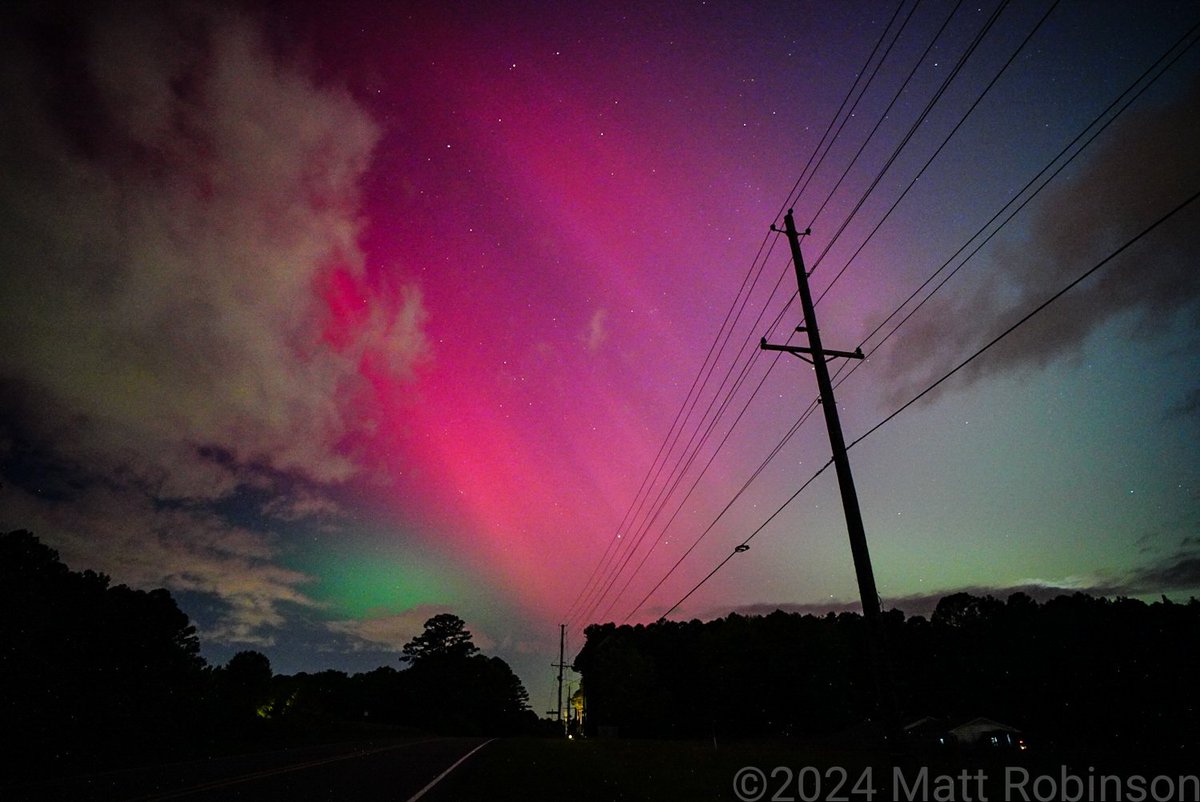 Auroras visible in the Raleigh, NC area tonight! #ncwx #aurora