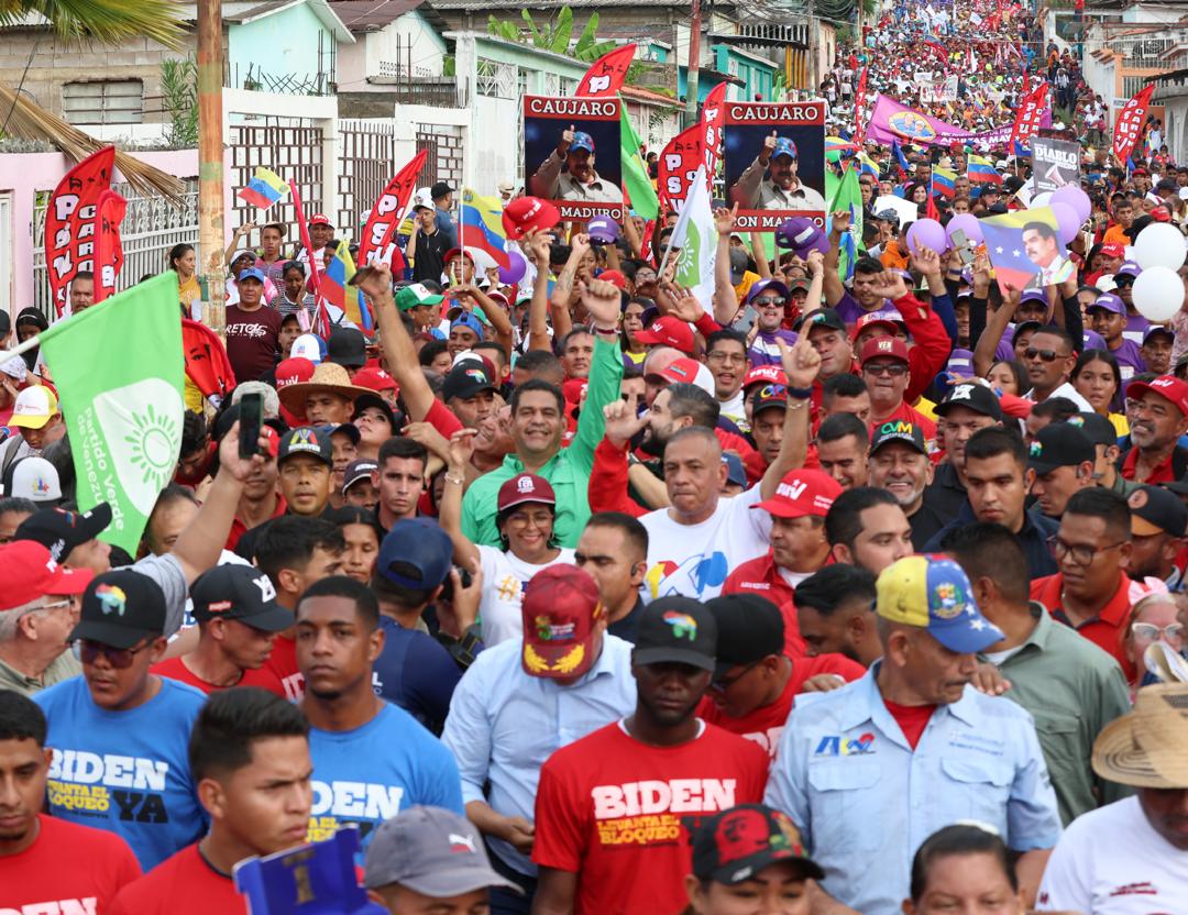 Con mucha alegría y entusiasmo el pueblo del municipio Caroní, en el estado Bolívar salió a defender la independencia y soberanía de nuestra Patria, como un claro rechazo a las sanciones del imperialismo en contra del pueblo venezolano. Demuestran con firmeza su amor a Venezuela…