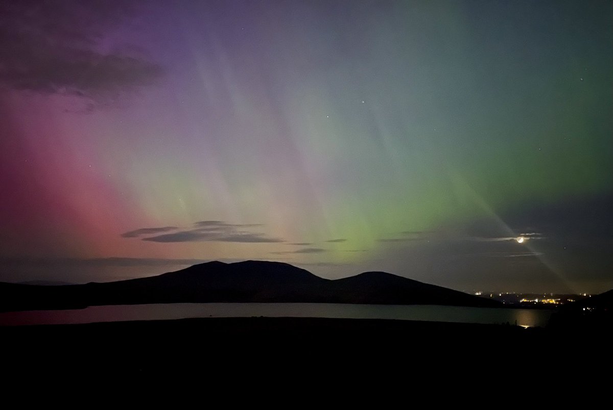 VisitThePoint's tweet image. Aurora over Co. Down #Auroraborealis #warrenpoint #spelga #ireland