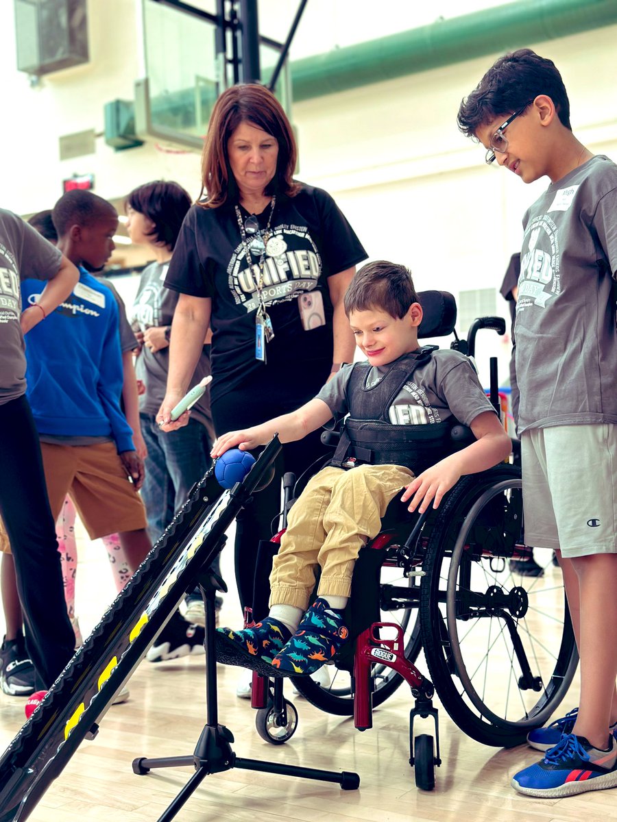 MsKathrein's tweet photo. Unified sports day was so much fun!  #ClubUnify #WeAre54 #WeAreMuir #MuirMoments https://t.co/qj0cIez5v8