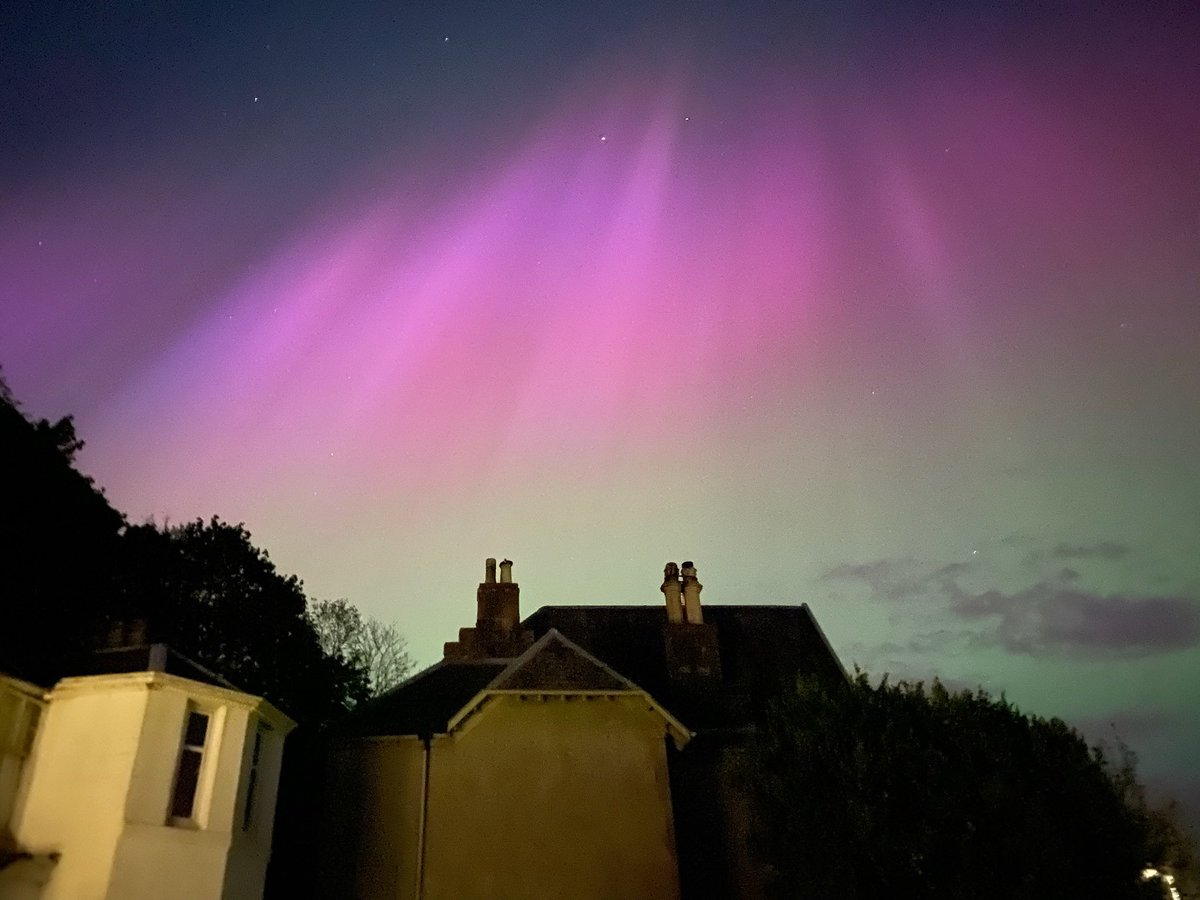 A few more iPhone pics of the northern lights over Loch Long in Argyll Scotland Such a beautiful display of colours and visible to the naked eye 🌌 #MHHSBD #Auroraborealis