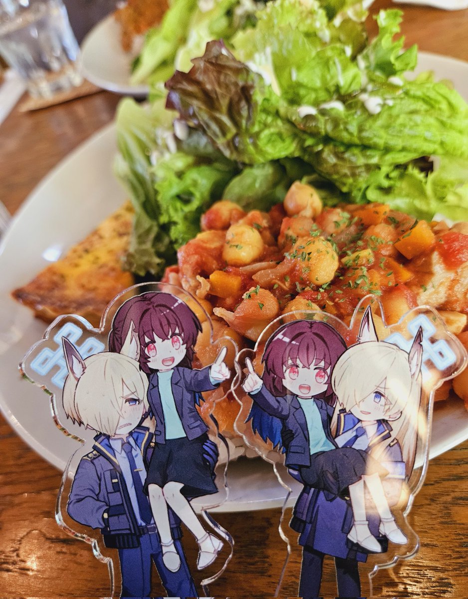 尾刃カンナ(ブルアカ) 「フォロワーさん 昨日美味しいお店行ったからみて」|豊橋のイラスト