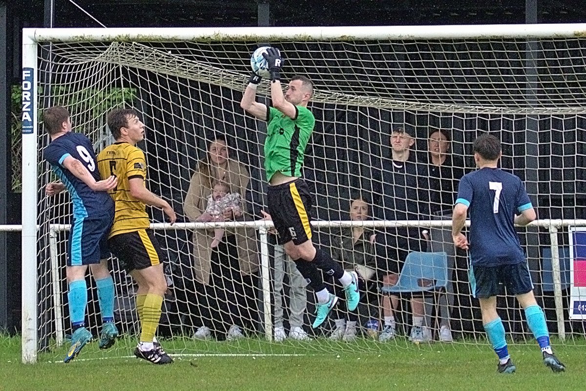 Round-up of the midweek games in the Premier Division and Division One of the Corsham Print Wiltshire Senior League and a Preview of the Fountain Trophies Senior Cup Final is now on the League Website (picture courtesy of Alwyn Bodman). wiltshireseniorleague.co.uk/24-05-10premdi…