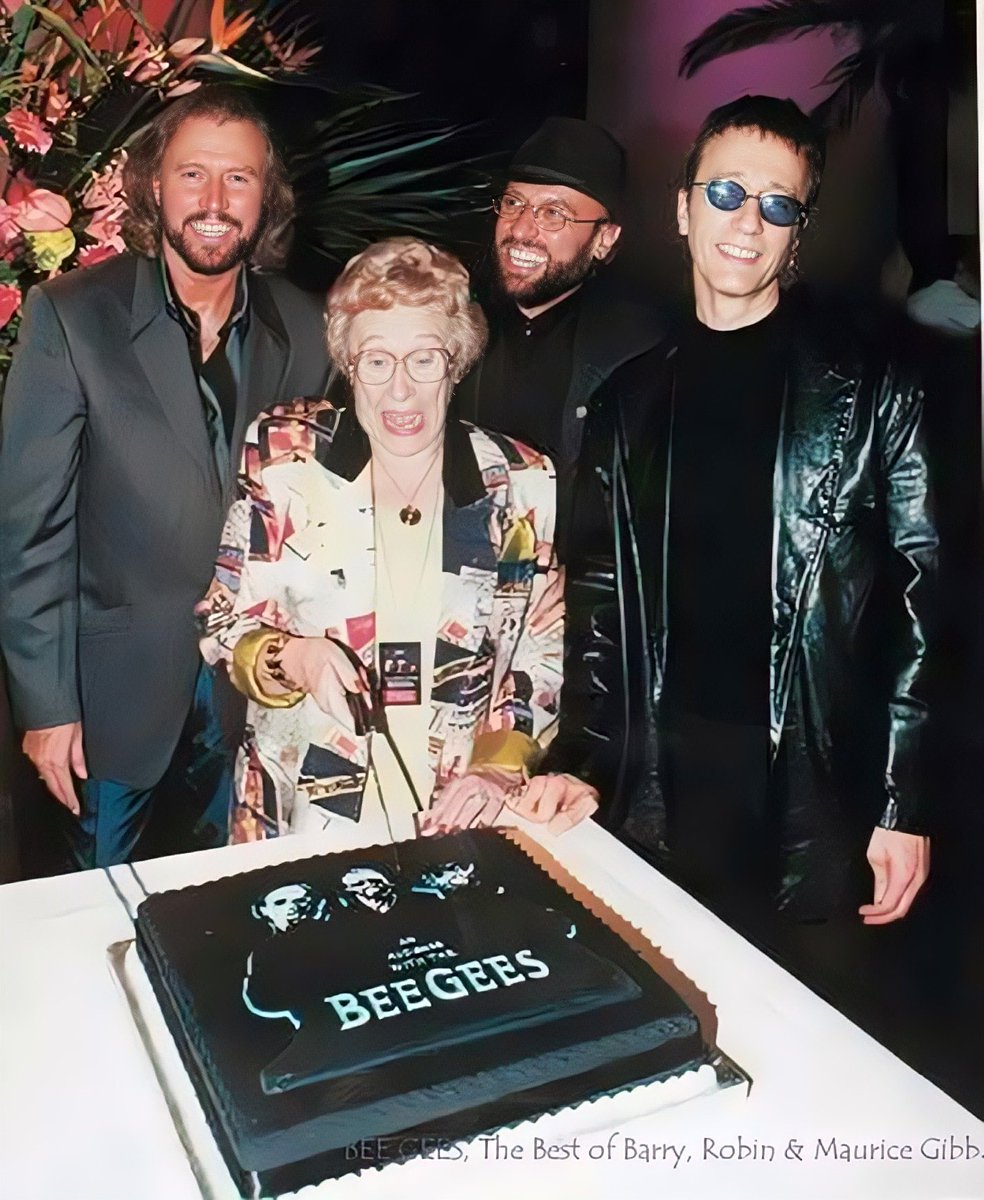 They come by it naturally, guys 🤣🤣🤣🤣

#BeeGees #BarbaraGibb #Mum #Humor