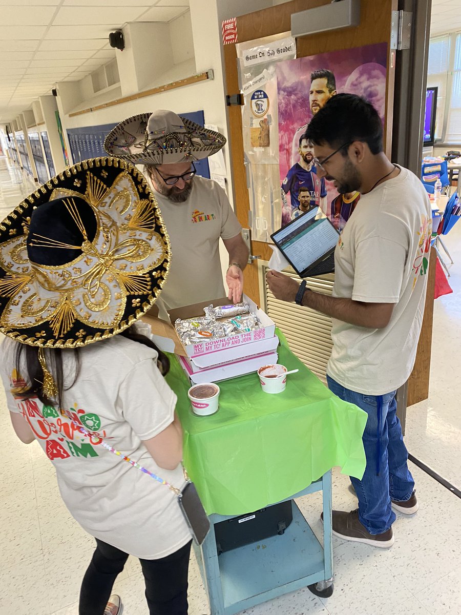 🎉 Celebrating our amazing teachers at Reinhardt with a Fiesta-themed appreciation week! Let's taco 'bout how much we appreciate them! We even had a piñata! 🪅 🌮🎉 #TeacherAppreciation @baverticalteam @ReinhardtRams @DanforDISD @TeamDallasISD