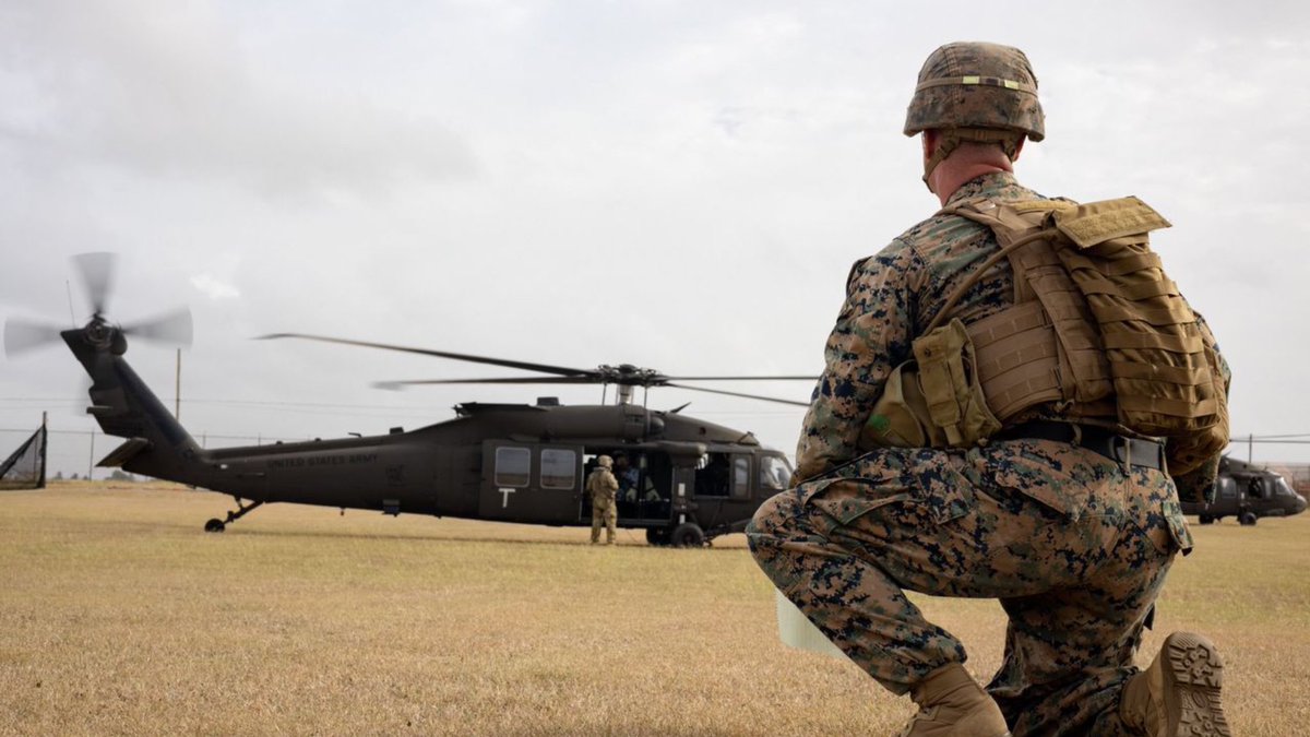 passioninfoplus's tweet photo. Le commandement sud de l’armée américaine 🇺🇸 annonce ce vendredi qu’il apporte un soutien, sous l’ordre du ministère de la Défense, aux efforts de préparation du déploiement de la force multinationale en Haïti 🇭🇹. Les responsables assurent que les États-Unis continueront à fournir un soutien solide et multiforme à Haïti pour une évolution vers un avenir plus sûr et plus prospère. @USEmbassyHaiti @Southcom @DeptofDefense  #PIP