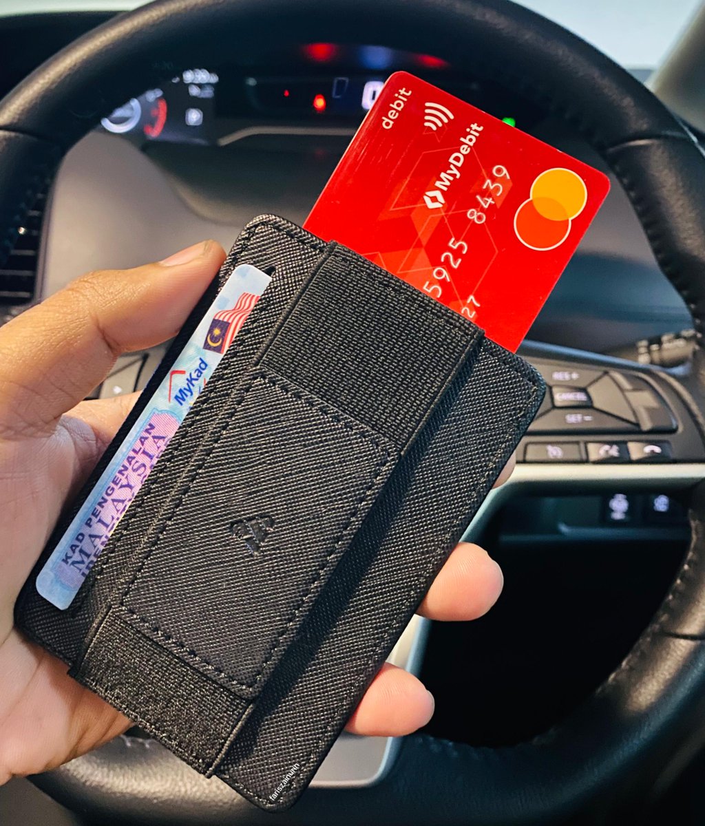 Ada tak yang guna card holder as an alternative to a wallet? Front pocket wallet, chincha?