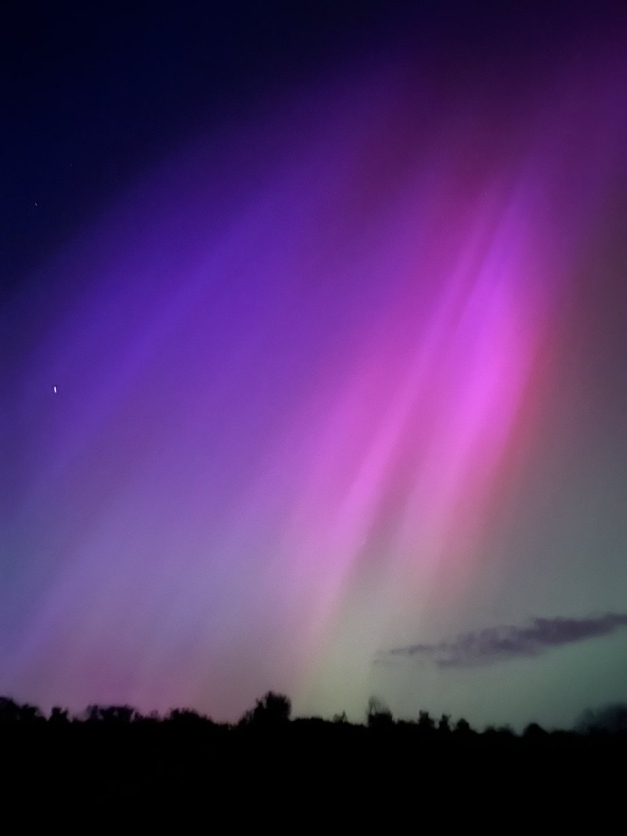 Claclee's tweet image. #auroreboreale magical skies in Dorsey, Co Armagh 💜