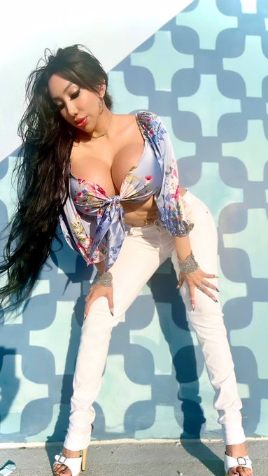 Sexy Summer.  ☀️ https://t.co/Ps7JZVyeKJ ☀️ https://t.co/7q0hVCwlwX