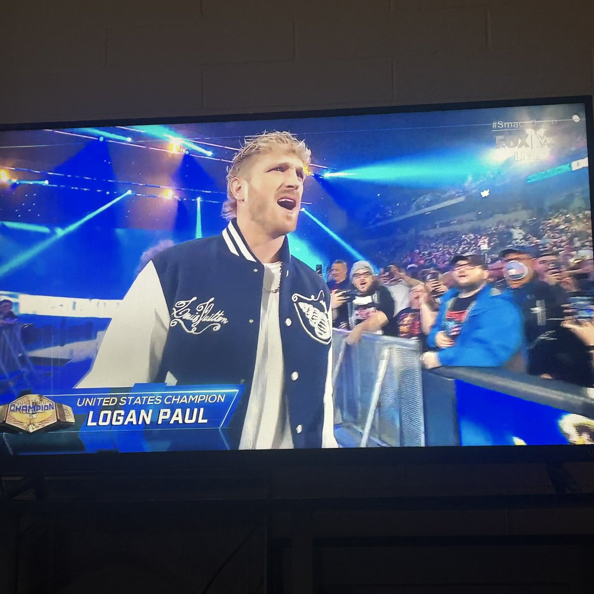 This shit best be title for title. #Smackdown #WWETitle #USTitle