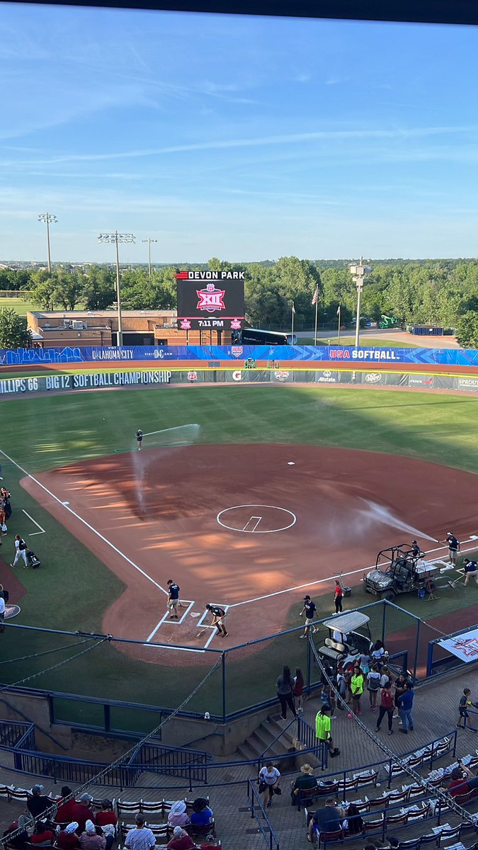 Back at it in OKC! It’s Big 12 Softball Championship semifinal time as the No. 4 #Baylor Bears are set to face No. 1 Texas! The winner will face No. 2 Oklahoma tomorrow for the championship. Coverage can be heard live on 104.9 at 7:25! First pitch is scheduled for 7:40.