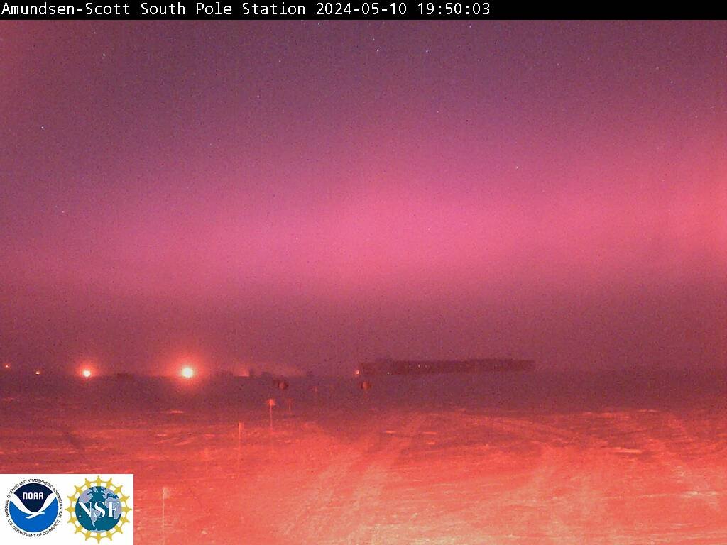 Not just #NorthernLights. This from the South Pole! We're seeing amazing pictures from London, Switzerland, Austria--even in bright cities. Skies in NE Colorado and nearby areas will gradually clear this evening. This may be the best chance to see the aurora here in 20 years.