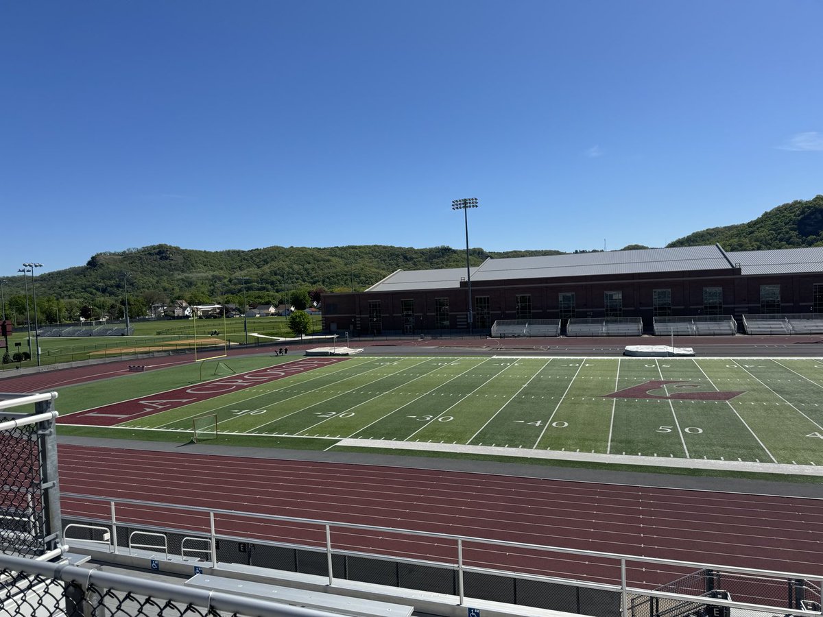 Thank you ⁦@AndrewMcGlenn⁩ for having me on campus today excited to get back on campus for camp!! ⁦@UWLEagleFB⁩ ⁦@CentCougsFB⁩ ⁦@PrepRedzoneMN⁩