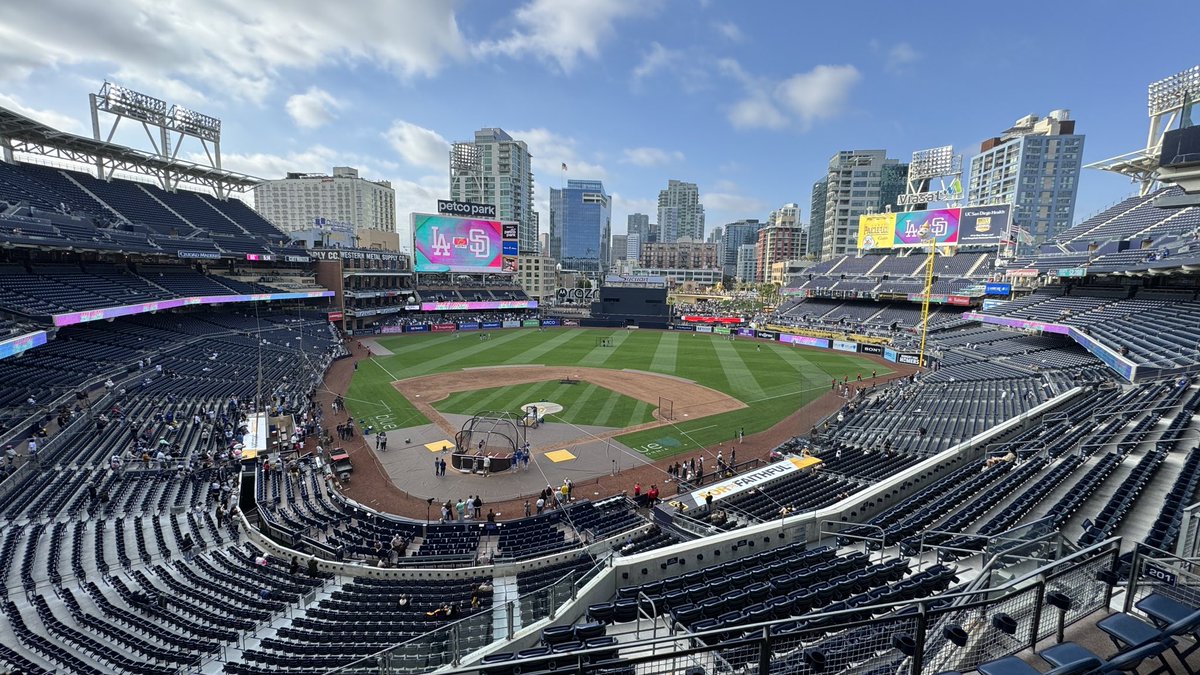 Beautiful evening in downtown San Diego. Iration playing on the speakers at Petco Park. Life is good. Pregame coverage starts at 5:40 PM on @973TheFanSD.