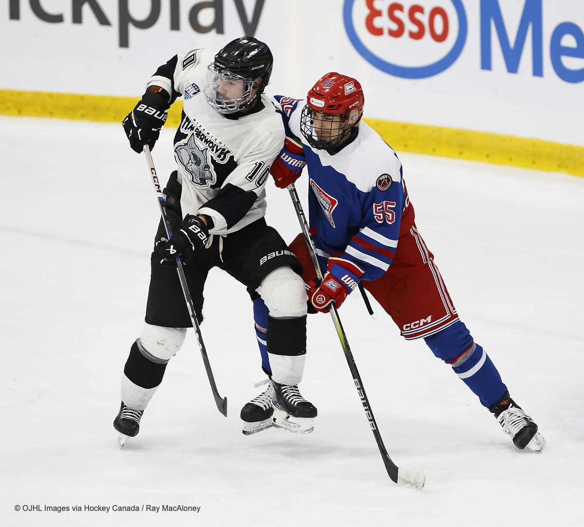 The score is all tied at 1-1 after the first period of play. @cjhlhockey @HockeyCanada @MTimberWolves @OakvilleBlades #CJHL #centennialcup #OJHL #OJHLImages