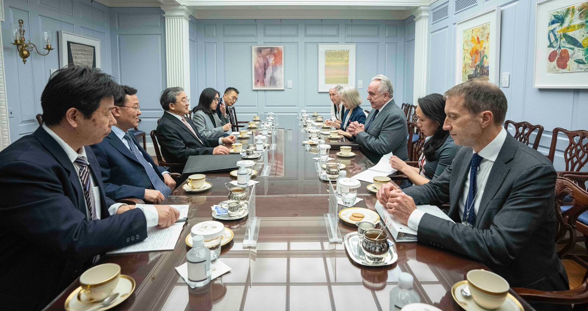 Team @ClimateAtState & I met this week w/ PRC Special Envoy for Climate Change Liu Zhenmin. Confronting the #climatecrisis is a global and existential issue, & the U.S. & China must work together to accelerate emissions reductions in this critical decade to limit warming to 1.5C.