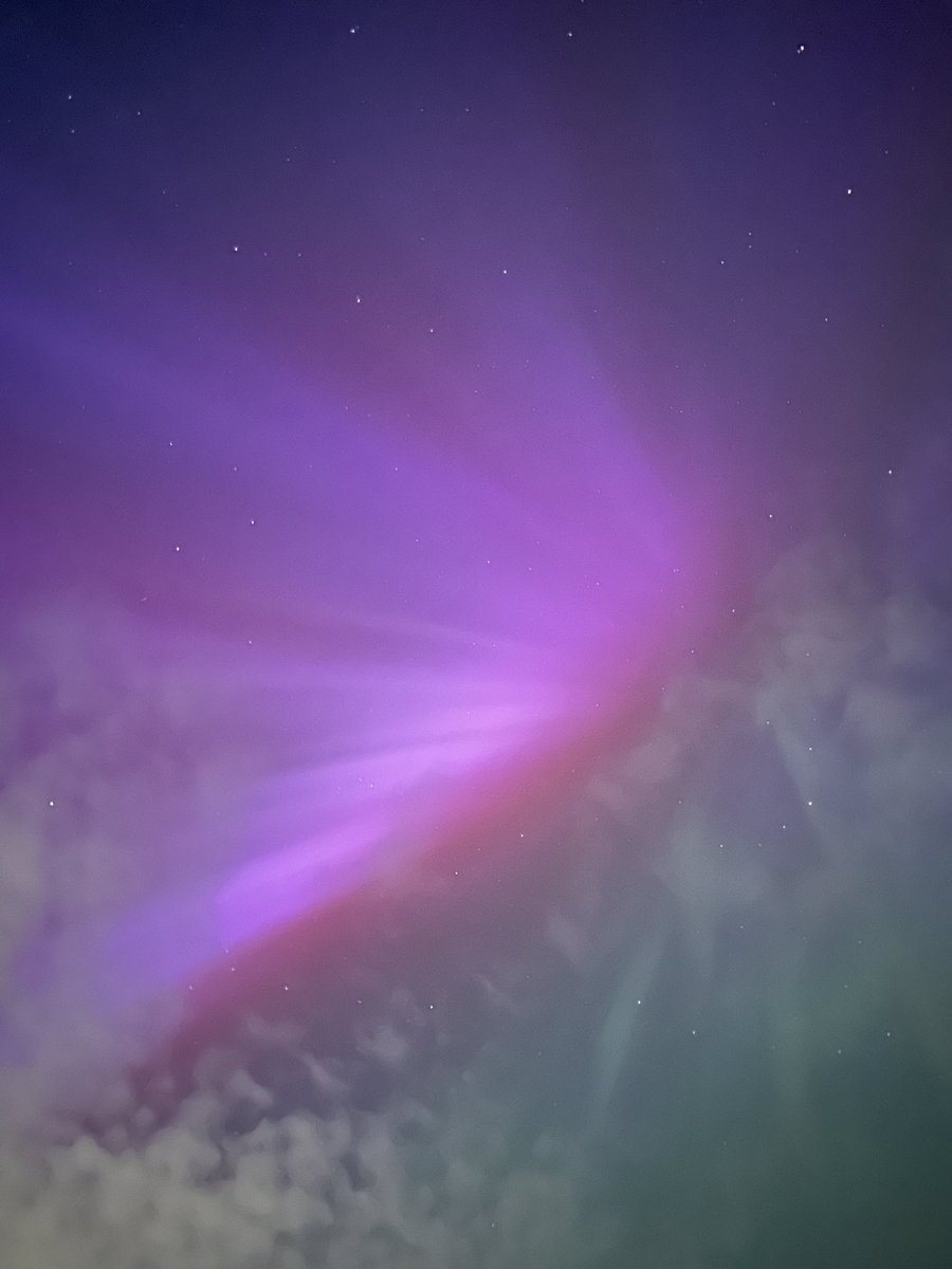 gacarey's tweet photo. #aurora #Auroraborealis #northernlights  Scotland https://t.co/brplMHkXBB