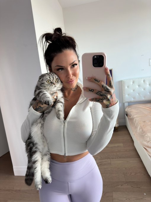 Cookie forever 🍪❤️ https://t.co/rVOFAhOuks