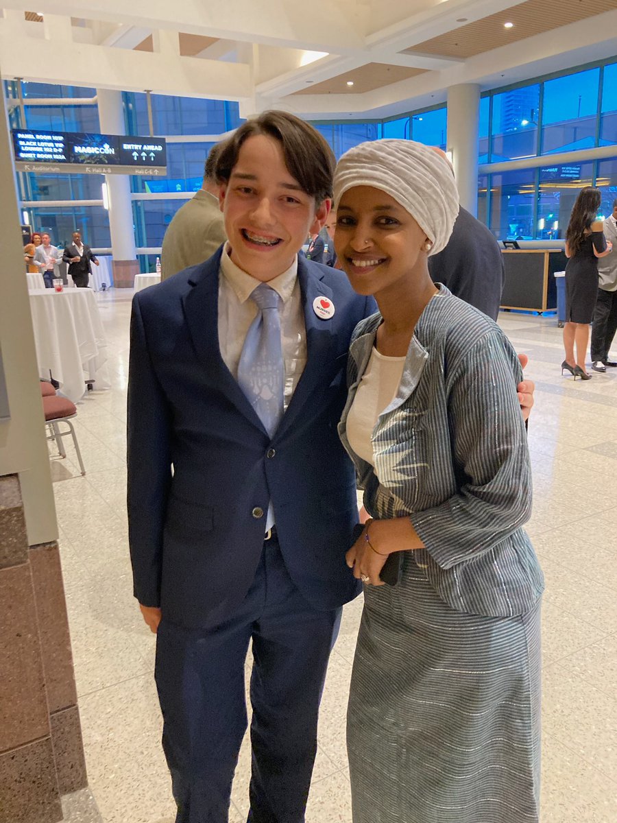 The first campaign I ever doorknocked for was @IlhanMN’s primary campaign for congress in 2018. I was 10 years old. 6 years later, my support for her remains unwavering. Here’s why. 1/🧵