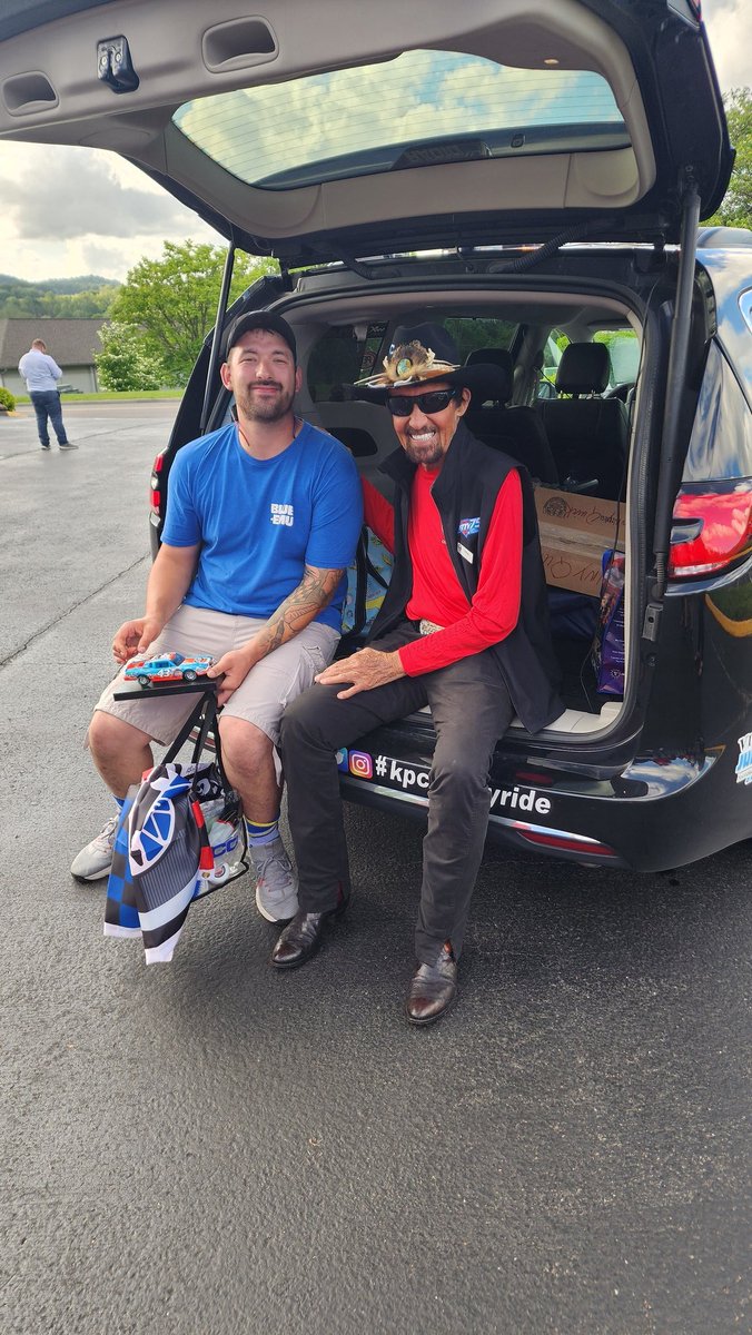 How about this for a #NASCARThrowback? Two pictures, both 20 years in the making. From the very first time I met @kylepetty and @therichardpetty in 2005 to meeting them again yesterday. It was awesome seeing the @KPCharityRide again! #KPCharityRide