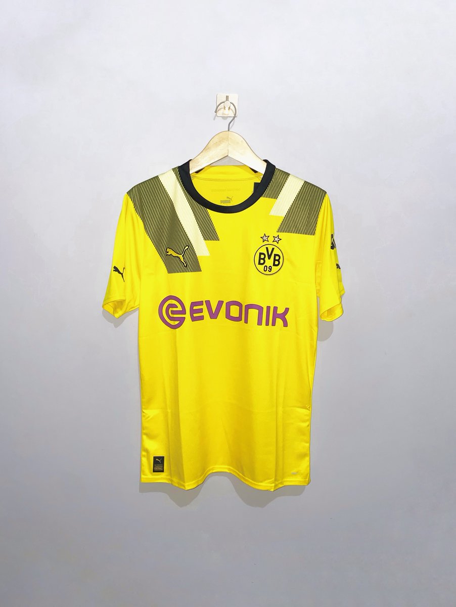 UTDAPPRL's tweet photo. WTS #jersey4sale @Jerseyforum 

MU 1988 Repro 
Size Medium 1850k

PSG JORDAN ADV MATCH SHIRT
Size Small &amp; XL @1200k

Dortmund 2022/23 Cup Version
Size Medium 900k

Barca 24/25 ADV Match Shirt
M &amp; L @1850k

WA 081261265019 https://t.co/MLg5AS7a7G