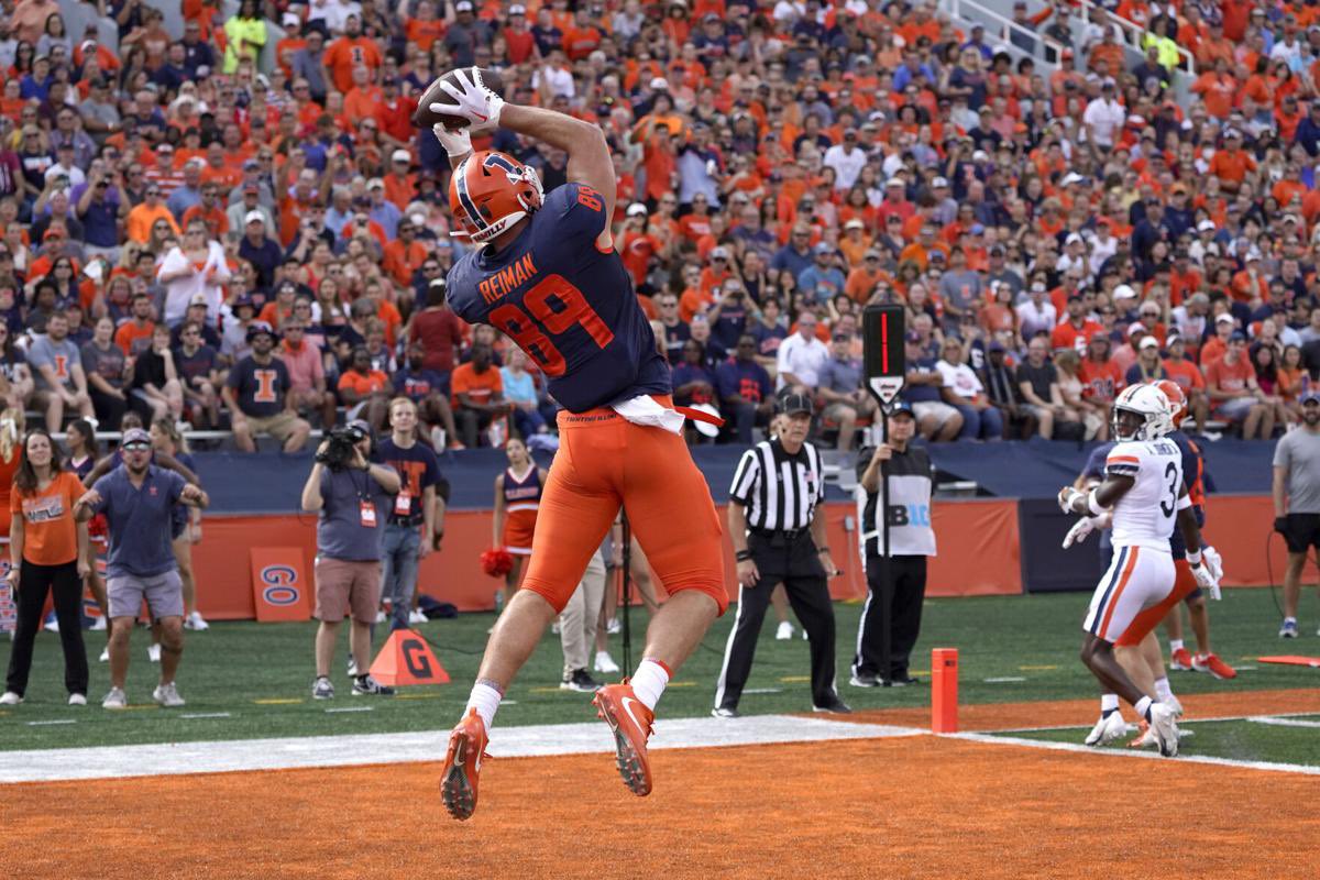 After an awesome call with @RobbyDischer I am extremely grateful to receive a B1G offer from the University of Illinois!!! 🟦🟧 Thank you for this amazing opportunity!! @Coach_BMiller @BretBielema @BarryLunneyJr @IlliniFootball @AllenTrieu @raccoonfootball