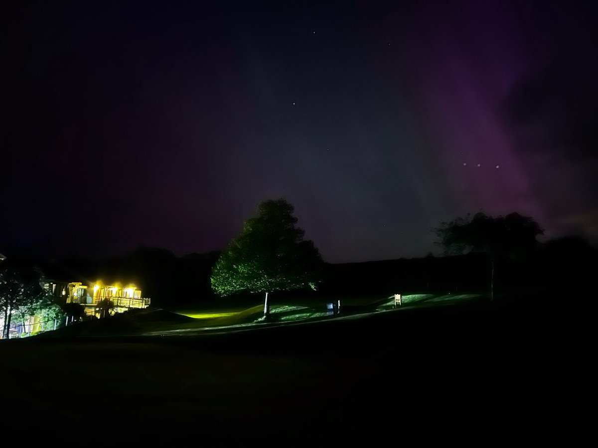 Light show at the clubhouse!

#Aurora #northenlights