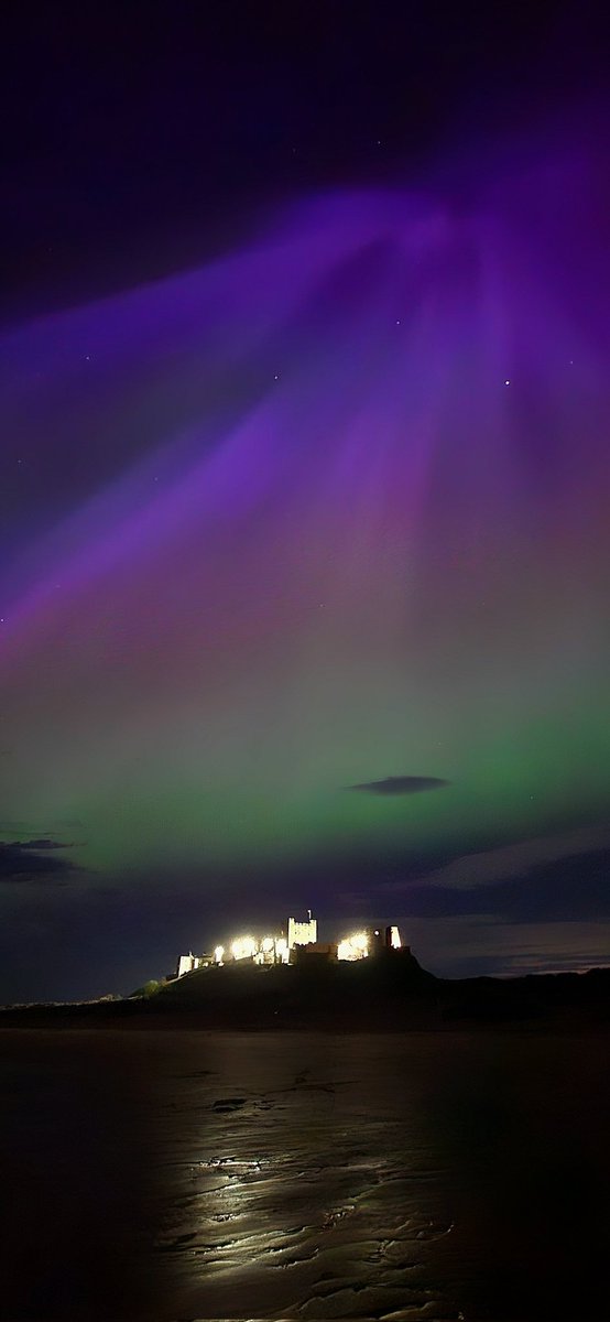 What a day it's been. 3 Minke Whale's and the Northern Lights. @aurorawatchuk @Bamburgh_Castle @BAdvertiser @VisitNland
